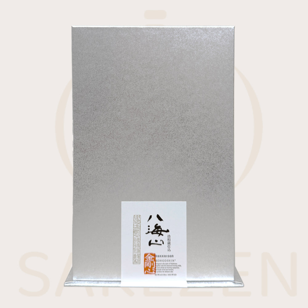 Blue bottle of Hakkaisan Kongoshin Summer Junmai Daiginjo sake from Niigata