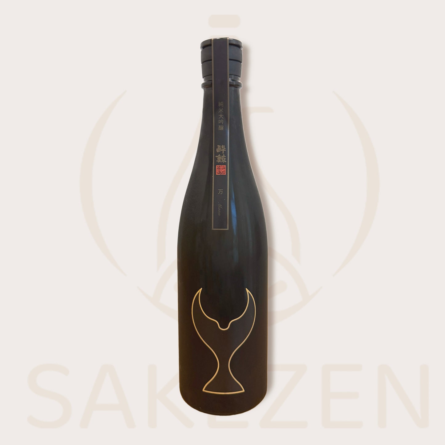 Bottle of Suigei Mann sake